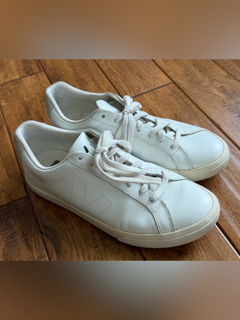 Veja Esplar White Leather Low-Top Sneakers